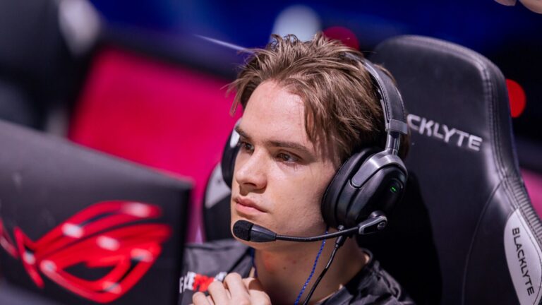 The interview after which Jcobbb changed: fans joke about his new image