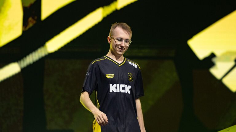 ropz showed a serious movement bug in CS2