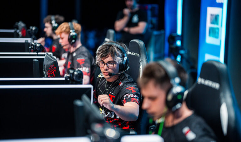 Prediction Legacy vs FaZe — Esports World Cup 2026