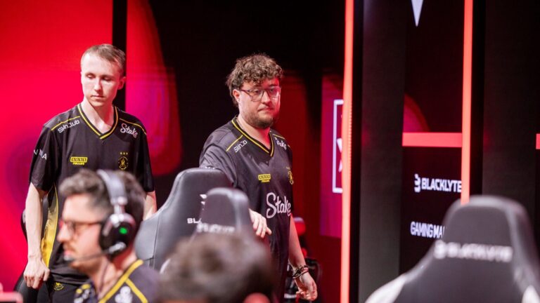 ZywOo, ropz, and frozen have around 30,000 hours in CS
