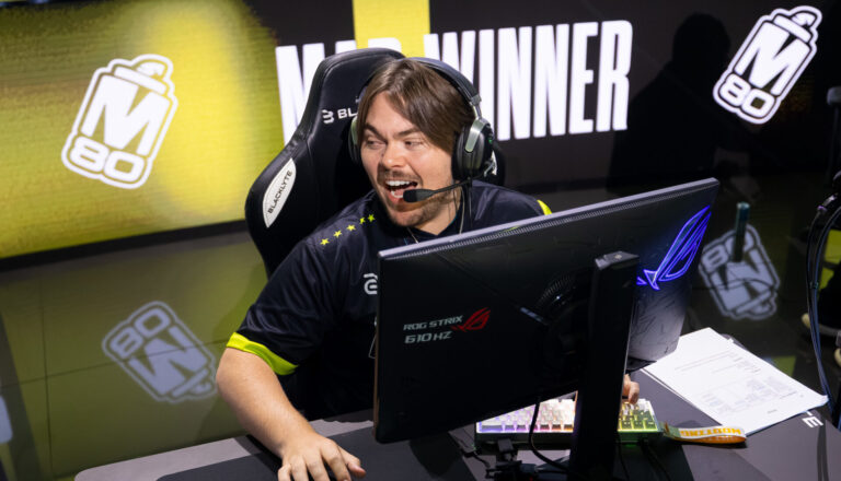 M80 Stun NAVI in BLAST Open Porto 2026 Group A Clash