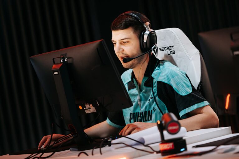 FL1T Opens Up on PARIVISION Reunion With Jame