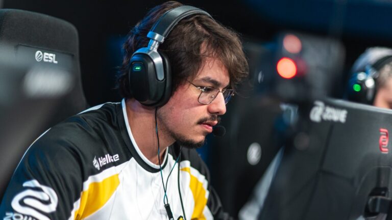 Legacy advanced to the Upper final of FISSURE Playground 3