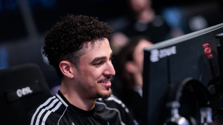 Stewie2K and autimatic won their first tournament with Without a Roof